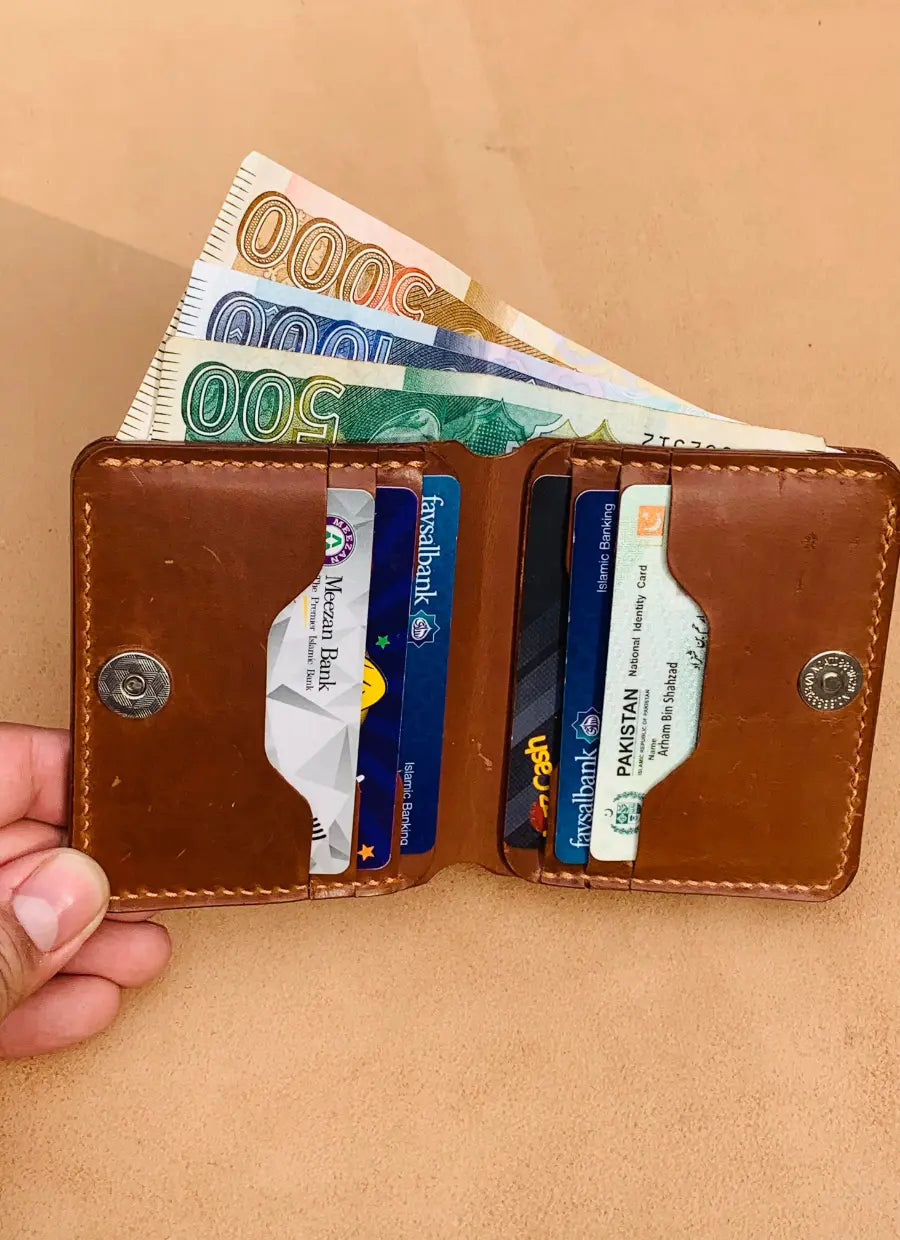 Tijarah Bifold Royale Vertical – Elegance in Every Fold Tijarah Store