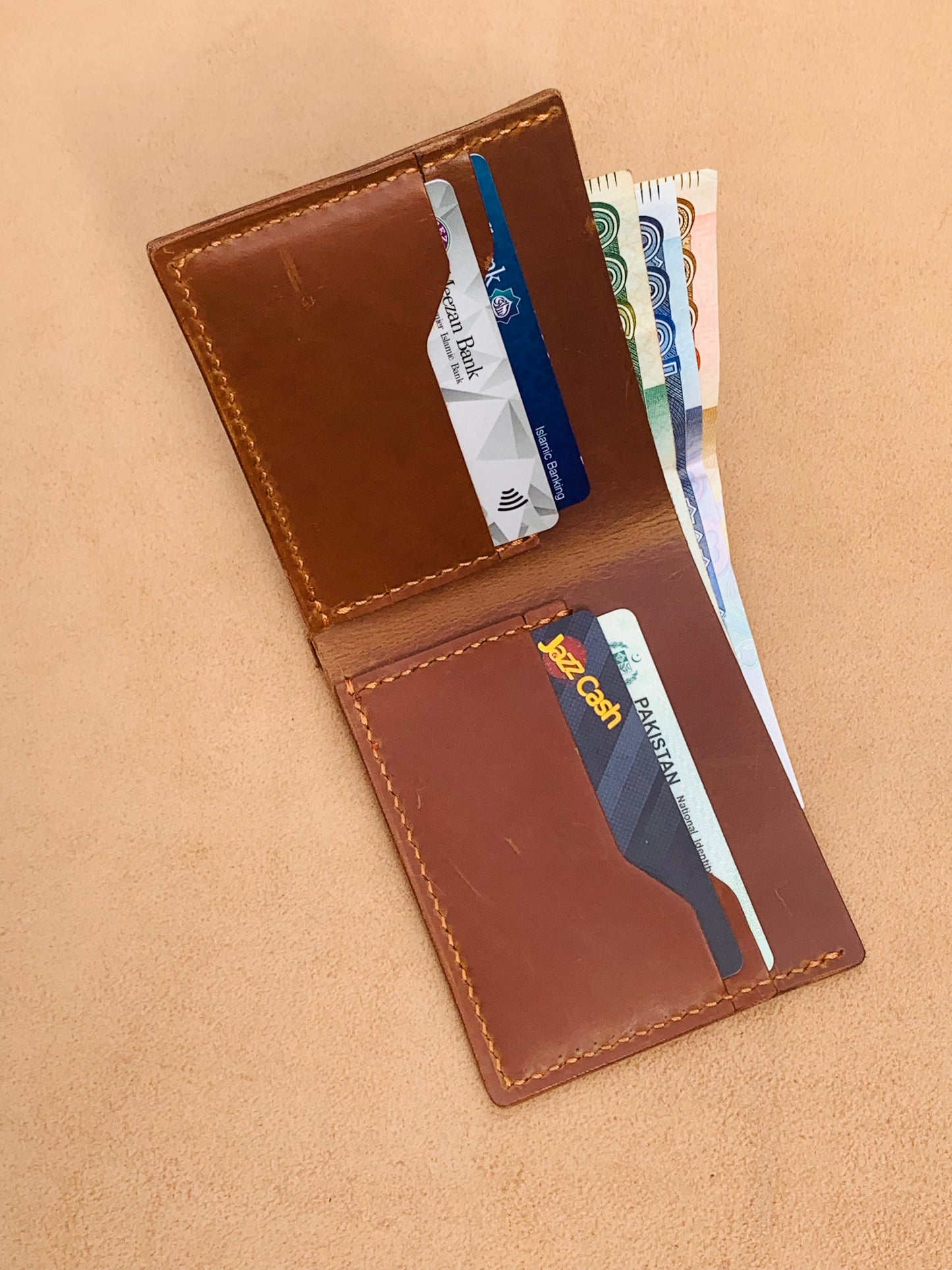 Tijarah Bifold Prime (4 Card Slots) – Classic Function, Modern Craft
