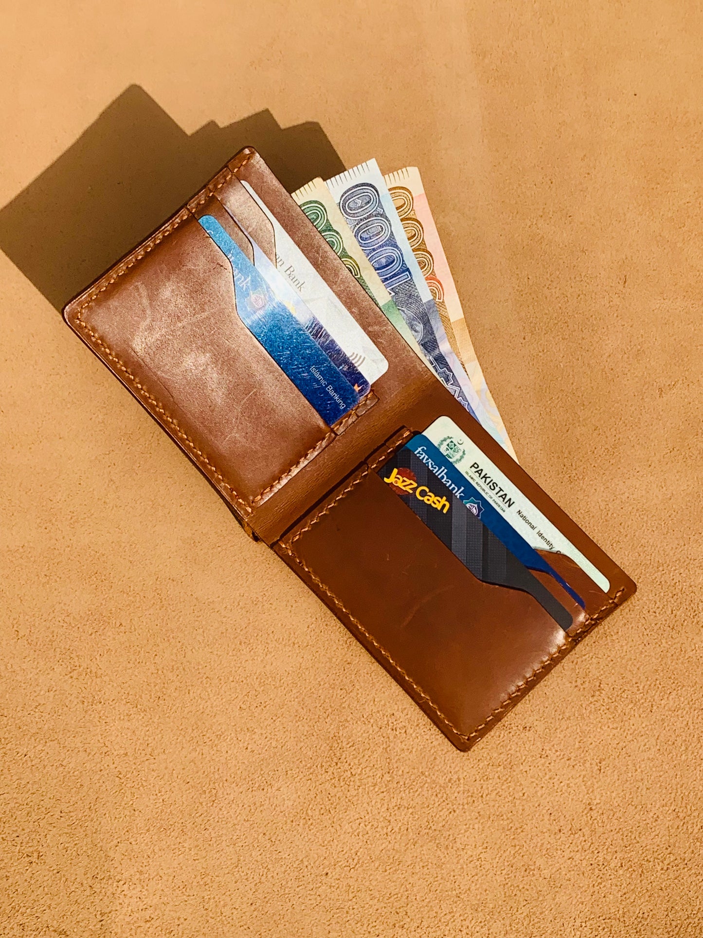 Tijarah Bifold Prime (6 Card Slots) – Classic Function, Modern Craft Tijarah Store